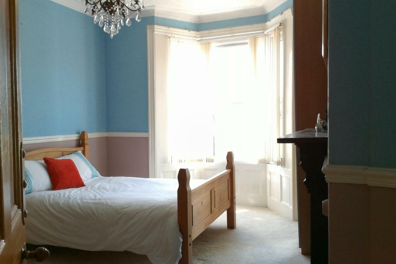 Beautiful Victorian House Hotel Cardiff Exterior photo